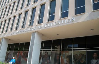 Ed Department om de gehandicaptenreglementen bij te werken